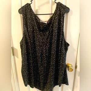 Black and white polka dot shell. 4x